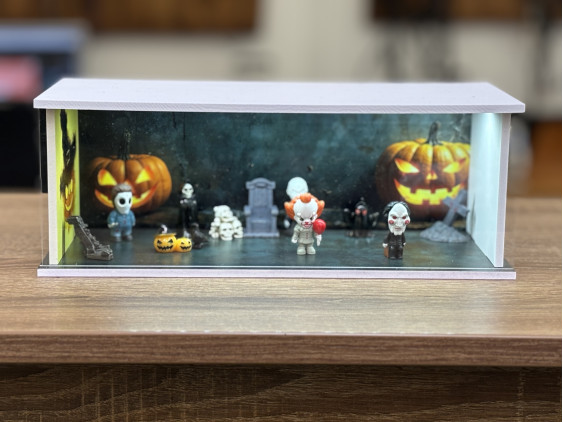 Halloween 1 + Karakterek dioráma, LED világítással