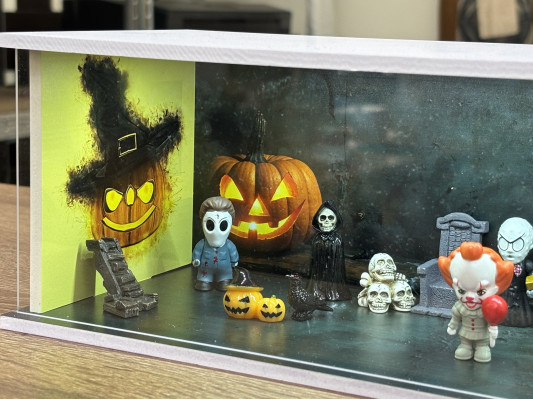 Halloween 1 + Karakterek dioráma, LED világítással