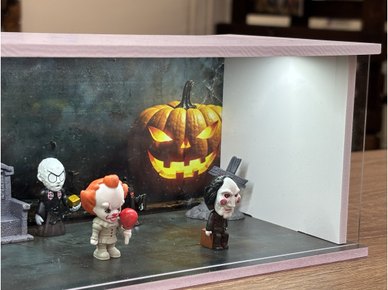 Halloween 1 + Karakterek dioráma, LED világítással