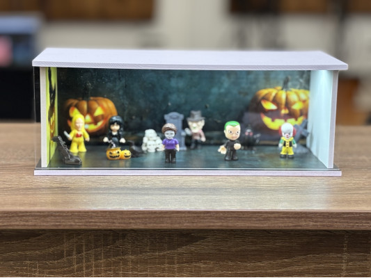 Halloween 2 + Karakterek dioráma, LED világítással