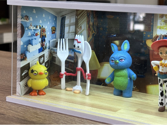 Toy Story téma + Karakterek dioráma, LED világítással