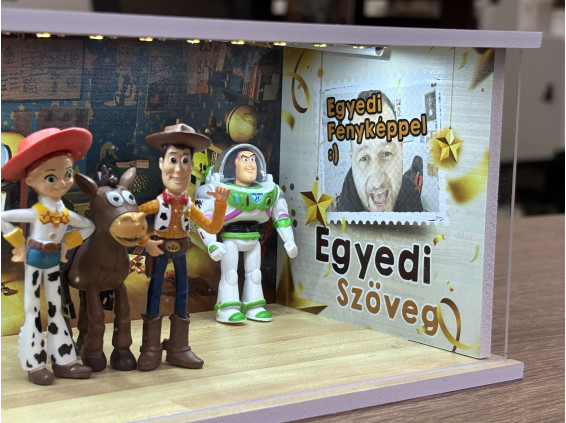 Toy Story téma + Karakterek dioráma, LED világítással