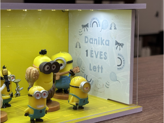 Minyonos téma + Karakterek dioráma, LED világítással