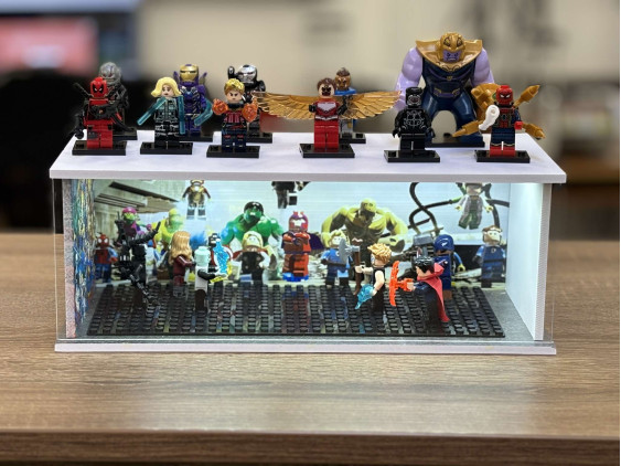 Marvel téma 2 + Karakterek dioráma, saját fényképpel