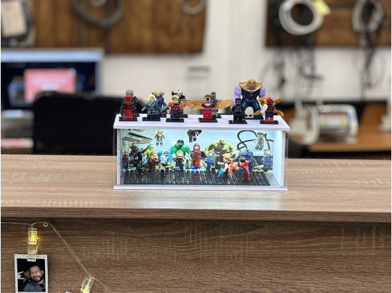 Marvel téma 2 + Karakterek dioráma, saját fényképpel