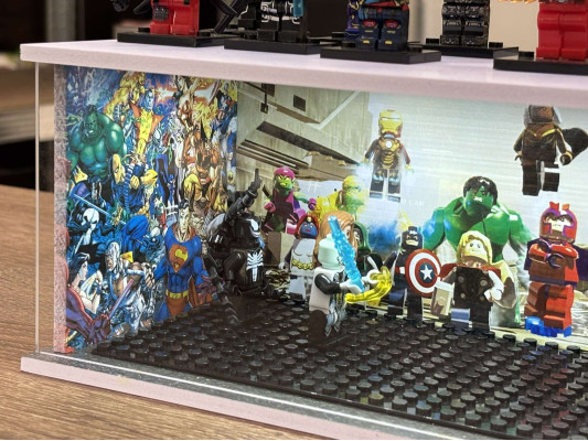 Marvel téma 2 + Karakterek dioráma, saját fényképpel