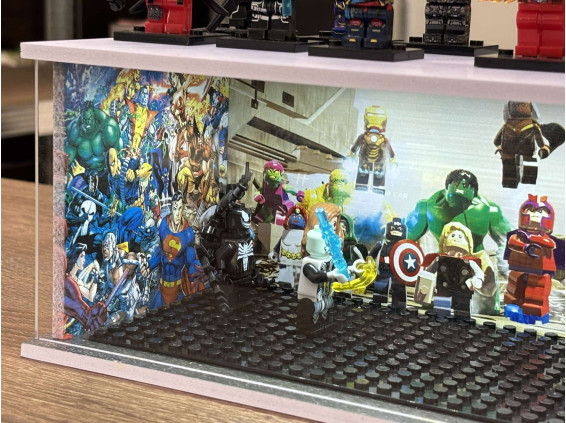 Marvel téma 2 + Karakterek dioráma, saját fényképpel